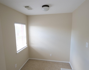 3827 Pine Forest Green Boulevard - Photo Thumbnail 29
