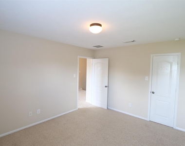 3827 Pine Forest Green Boulevard - Photo Thumbnail 21