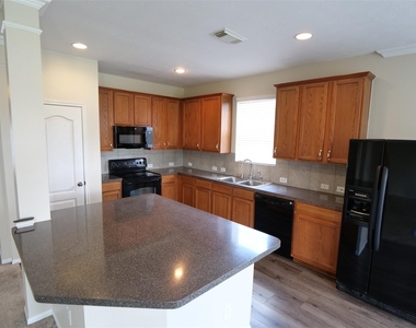 3827 Pine Forest Green Boulevard - Photo Thumbnail 7