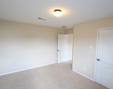 3827 Pine Forest Green Boulevard - Photo Thumbnail 19