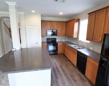 3827 Pine Forest Green Boulevard - Photo Thumbnail 8