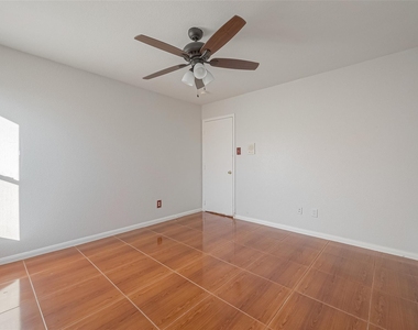 9407 Demsey Mill Drive - Photo Thumbnail 30