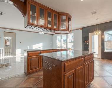 9407 Demsey Mill Drive - Photo Thumbnail 15