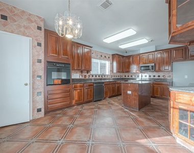9407 Demsey Mill Drive - Photo Thumbnail 16