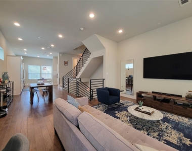 5709 Larkin Street - Photo Thumbnail 14