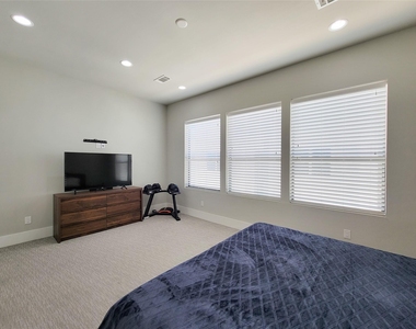 5709 Larkin Street - Photo Thumbnail 39