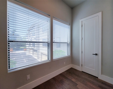 5709 Larkin Street - Photo Thumbnail 25