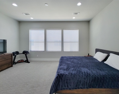 5709 Larkin Street - Photo Thumbnail 38