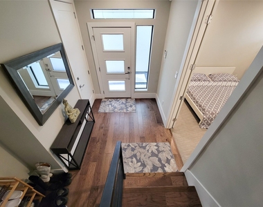 5709 Larkin Street - Photo Thumbnail 12