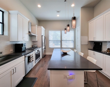 5709 Larkin Street - Photo Thumbnail 21