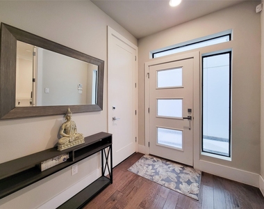 5709 Larkin Street - Photo Thumbnail 6