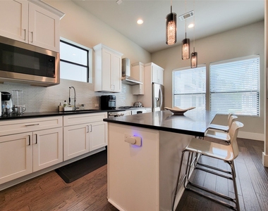 5709 Larkin Street - Photo Thumbnail 22