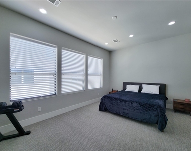 5709 Larkin Street - Photo Thumbnail 37