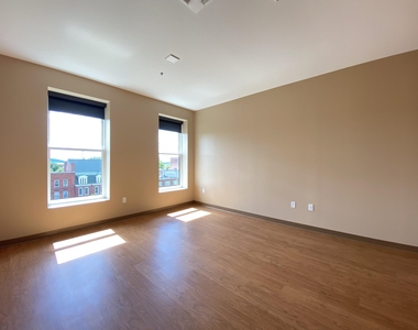 83 Hanover - Photo Thumbnail 11