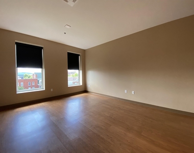 83 Hanover - Photo Thumbnail 9