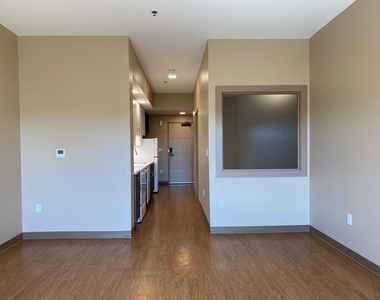 83 Hanover - Photo Thumbnail 17