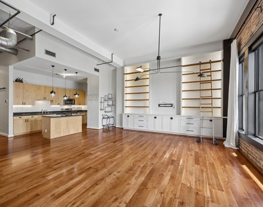 915 Franklin Street - Photo Thumbnail 3