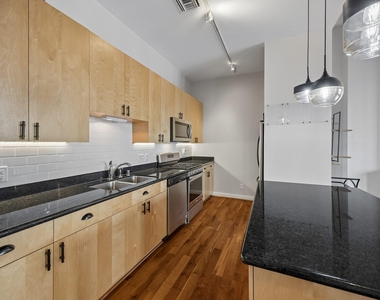 915 Franklin Street - Photo Thumbnail 17