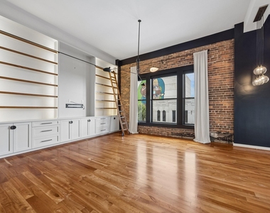 915 Franklin Street - Photo Thumbnail 1