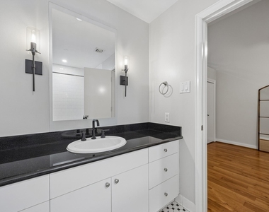 915 Franklin Street - Photo Thumbnail 23