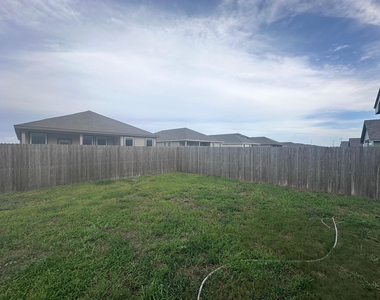2722 Winterfell Street - Photo Thumbnail 4
