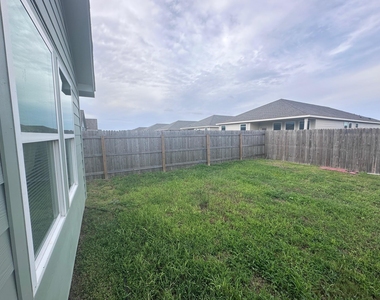 2722 Winterfell Street - Photo Thumbnail 7