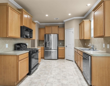 9419 Elliotts Court - Photo Thumbnail 17