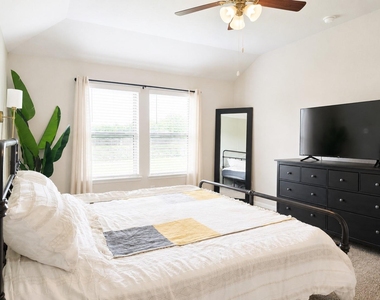 519 Kickapoo Drive - Photo Thumbnail 10