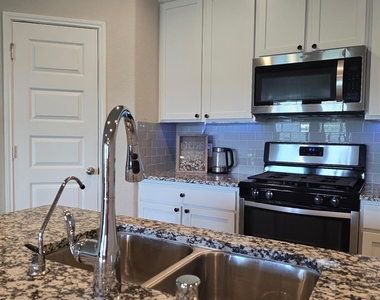 519 Kickapoo Drive - Photo Thumbnail 5