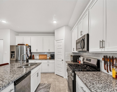 32239 Cedar Crest Drive - Photo Thumbnail 5