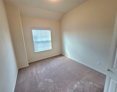 2243 Bermuda Shores Drive - Photo Thumbnail 13