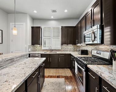 2509 Garrow Street - Photo Thumbnail 13