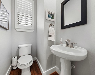 2509 Garrow Street - Photo Thumbnail 15