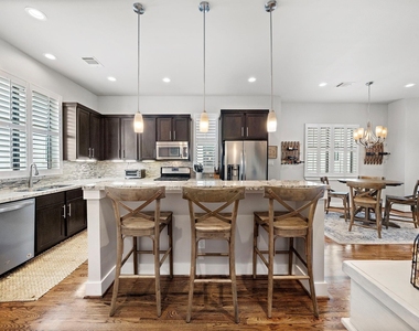 2509 Garrow Street - Photo Thumbnail 10