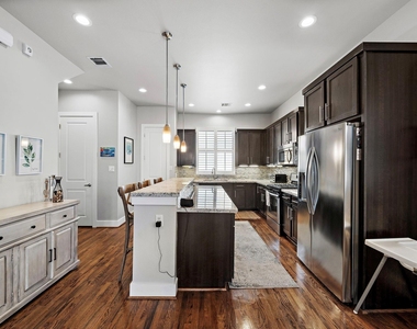 2509 Garrow Street - Photo Thumbnail 12