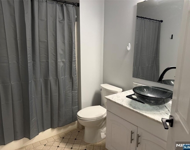 511 Chatfield - Photo Thumbnail 12
