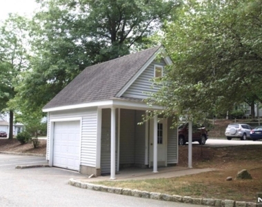 511 Chatfield - Photo Thumbnail 21
