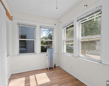 17 Cottage - Photo Thumbnail 4