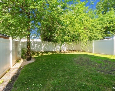 17 Cottage - Photo Thumbnail 12