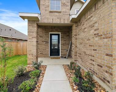 2107 Fisher Bend Drive - Photo Thumbnail 2
