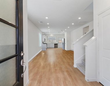 2107 Fisher Bend Drive - Photo Thumbnail 3