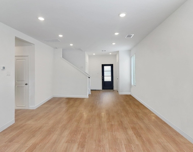 2107 Fisher Bend Drive - Photo Thumbnail 10