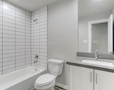 645 E 11th 1/2 Street - Photo Thumbnail 4