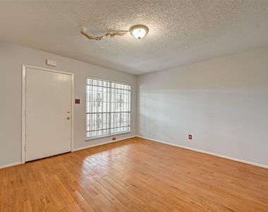 7714 Renwick Drive - Photo Thumbnail 3