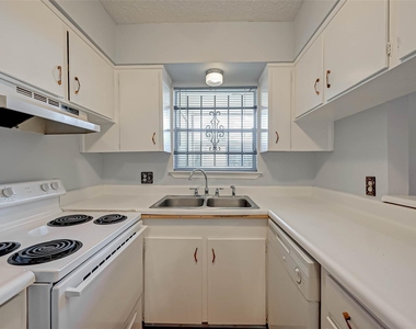 7714 Renwick Drive - Photo Thumbnail 9