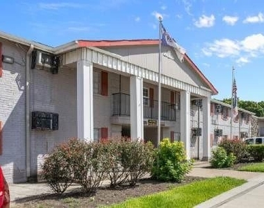 8345 Park Place Boulevard - Photo Thumbnail 2