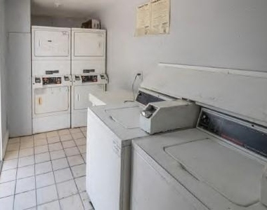 8345 Park Place Boulevard - Photo Thumbnail 8