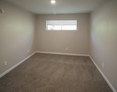 8345 Park Place Boulevard - Photo Thumbnail 2