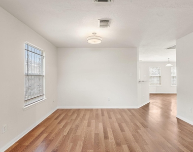 3111 Holly Ranch Drive - Photo Thumbnail 5