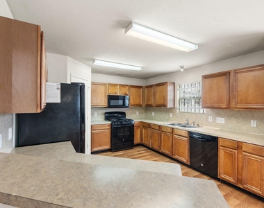 3111 Holly Ranch Drive - Photo Thumbnail 10
